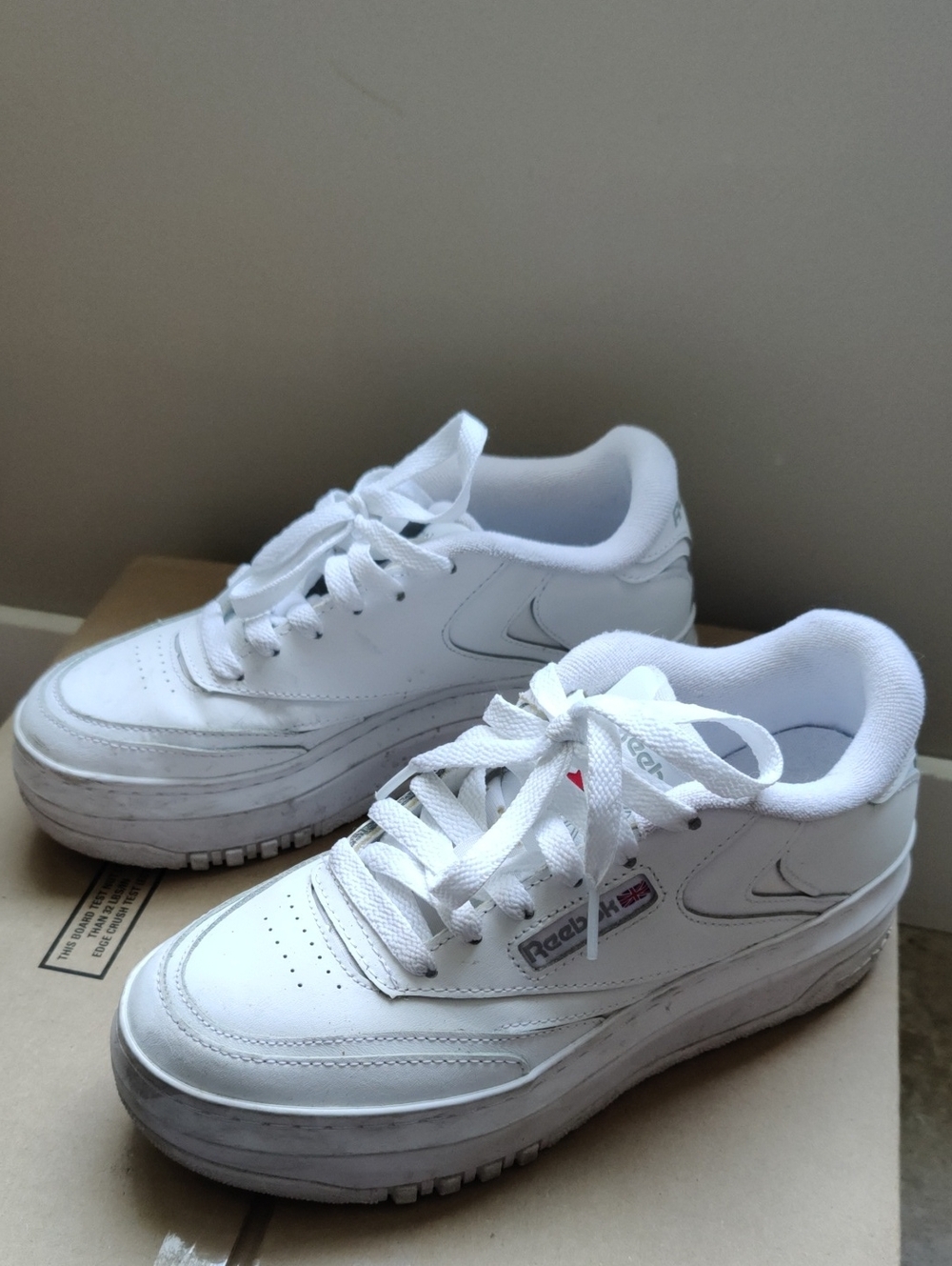 Reebok Platform Sneakers 7.5US